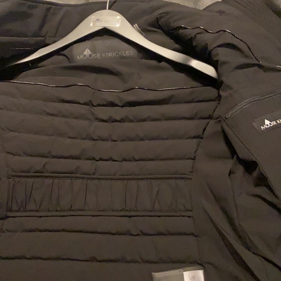 Mooseknuckles best size large women’s - Picture 4 of 8